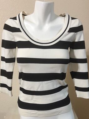 ZARA Black & White Wave-Print Knit Top